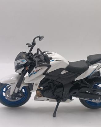 Modellino Moto Suzuki 1:18