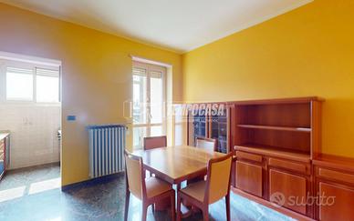 2 LOCALI! LIBERO SUBITO! POSSIBILITÀ DI BOX AUTO!