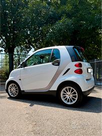 Smart fortwo coupe MHD bianca