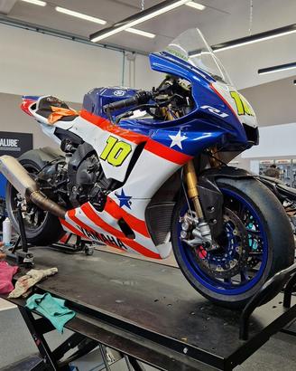 Yamaha R1 M