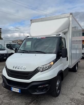 Iveco daily 35-140 box+sponda 023