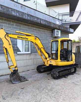 escavatore komatsu pc45r8