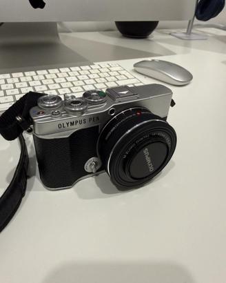 Mirrorless Olympus Pen Ep-7 + obiettivi