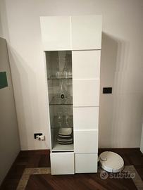Vetrina bianco lucido con ripiani in vetro