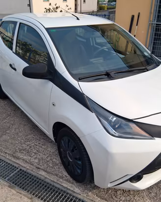 Toyota Aygo 1.0 VVT-i 69 CV 5 porte x-cool