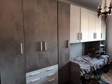 Due armadi più camera a ponte 