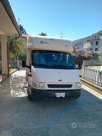 Camper semi integrale Ford turbo 2500