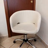 POLTRONA FINTA PELLE BIANCA SCRIVANIA/CENTRO ESTET