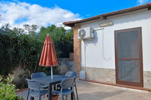 Appartamento in villa alla Fanusa (SR)