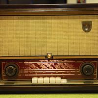 Radio vintage a valvole Philips metà anni 50