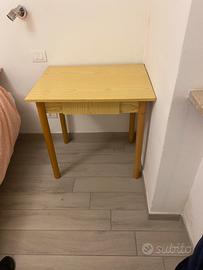 Tavolo con cassetto / scrivania