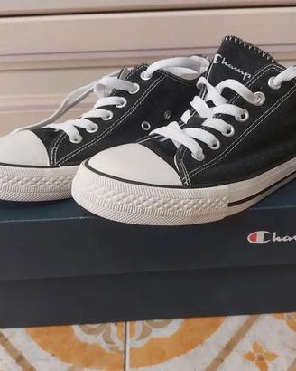 Scarpe nere Champion