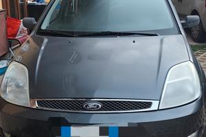 Ford Fiesta 5 serie 1.4 16 V 5 porte Ghia 12/2002