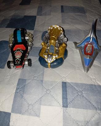 personaggi sklanders  e portale 