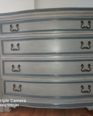 Cassettone vintage in legno decapato
