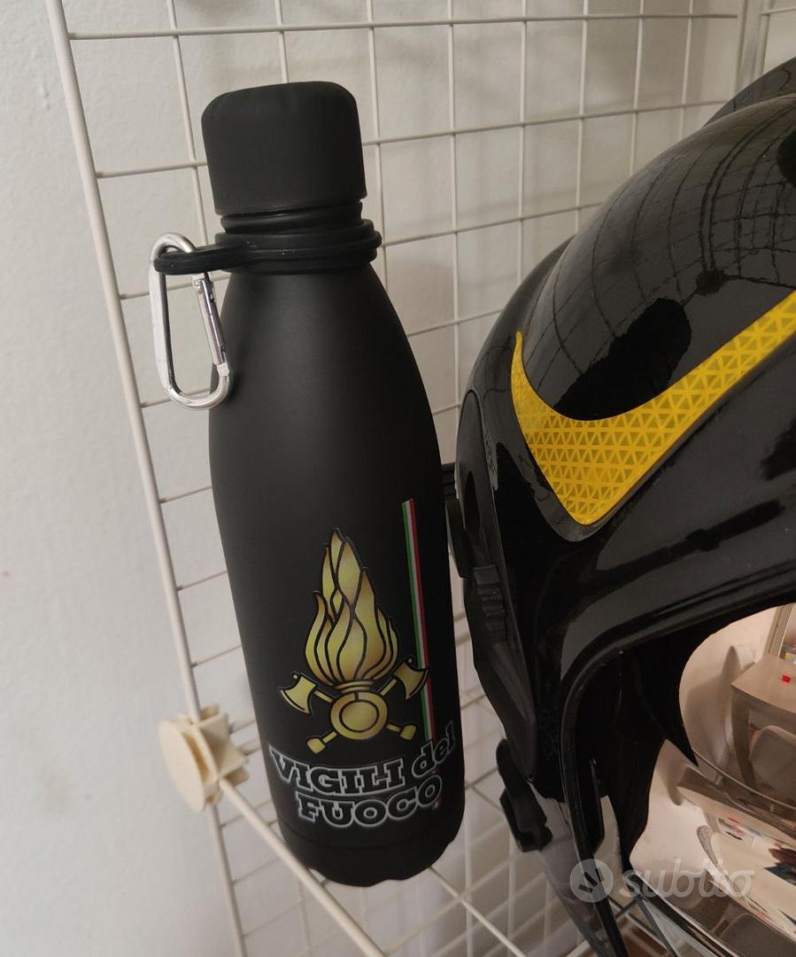 Il Numero 1 Del Risparmio-BORRACCIA IN ACCIAIO RESITENTE CON TAPPO NERO E Gancio Incorporato 500ml