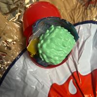 Zoro solo per Sanji sorpresa uovo kinder