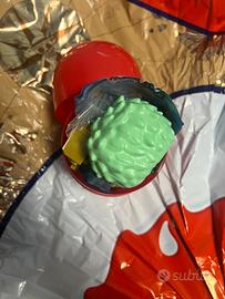 Zoro solo per Sanji sorpresa uovo kinder