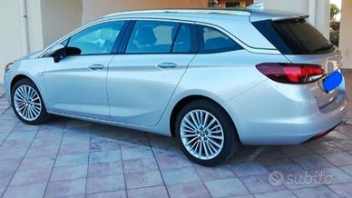 Opel astra sport tourer