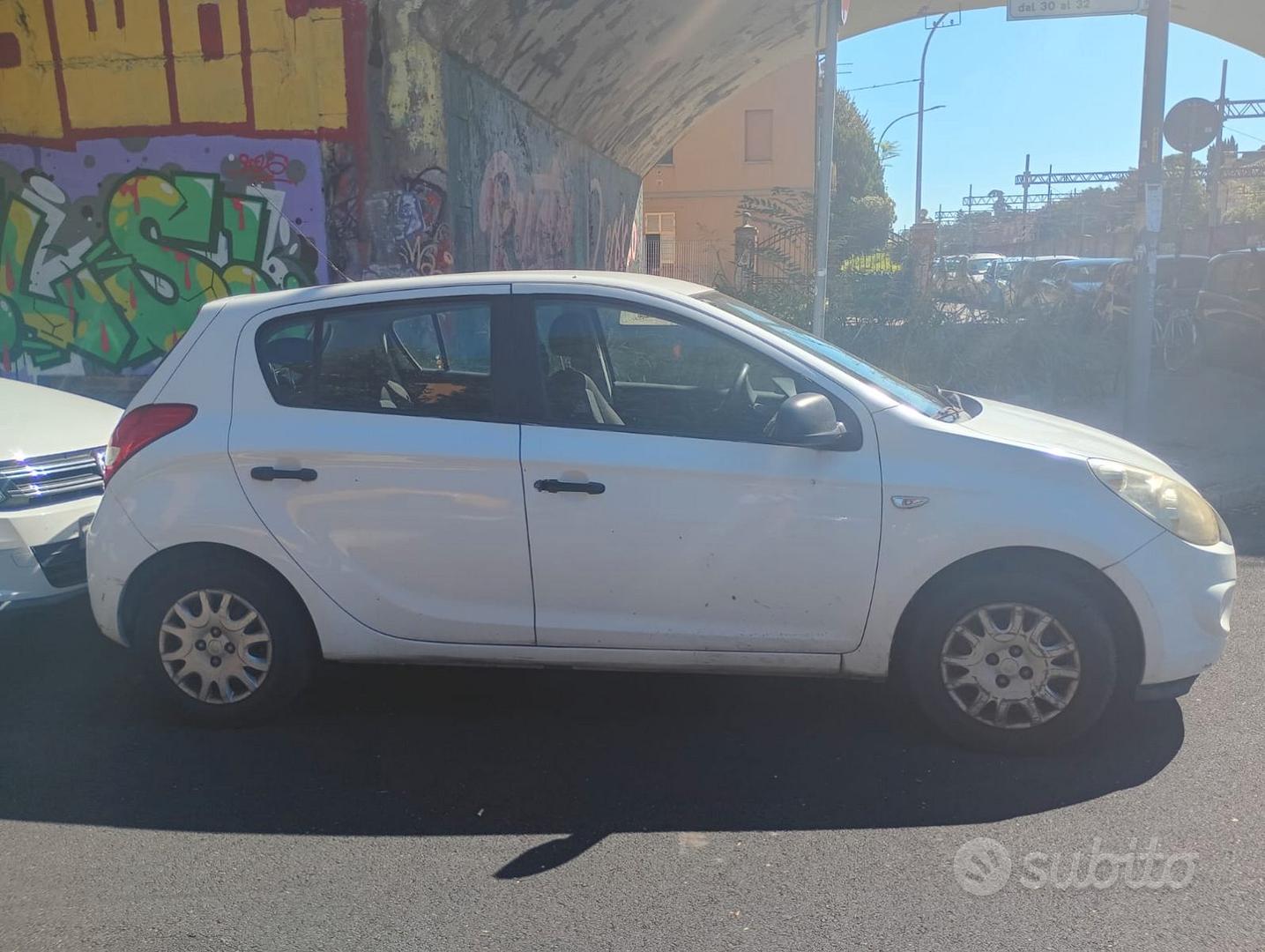 Hyundai I20 2010 photo 2