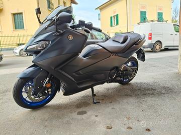 YAMAHA T MAX 560 - pari al nuovo