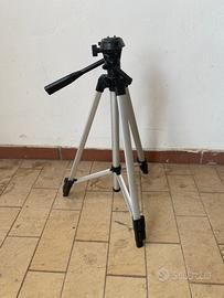tripiede per macchina fotografica