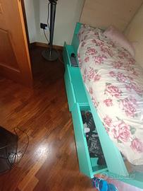pezzo cucina, letto, tavolo 