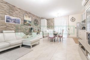 Villa di 4 locali con giardino terrazzato box e po