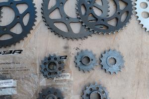 corone e pignoni Yamaha ducati kawasaki suzuki 