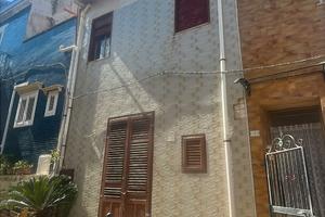 Palazzina a Trappeto (Rif.1715)