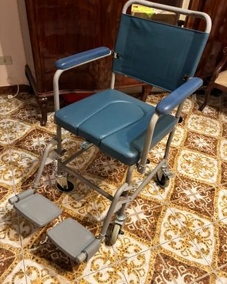 Sedia a rotelle per anziani