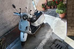 VESPA GTS 300 I. E. 