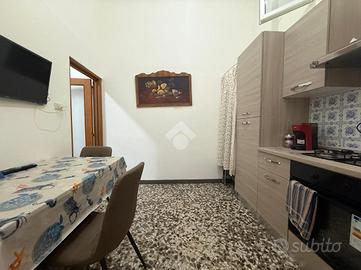 MONOLOCALE A BITONTO