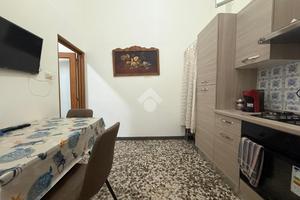 MONOLOCALE A BITONTO
