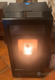 Stufa Pellet karmek One Vigo 10,5kw in Acciaio