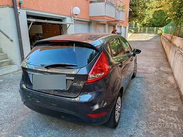 AUTO FORD FIESTA ANNO 2009