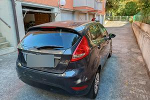 AUTO FORD FIESTA ANNO 2009