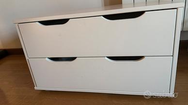 Cassettiera bianca