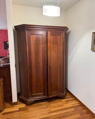 Armadio guardaroba classico in legno massello