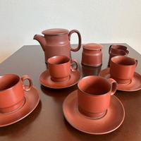 4 tazze, zuccheiera, bricco latte e bricco caffè