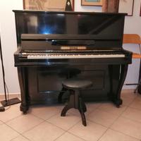 pianoforte a muro