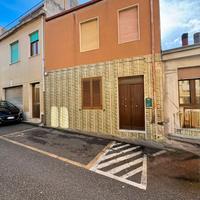 Casa indipendente con Giardino
