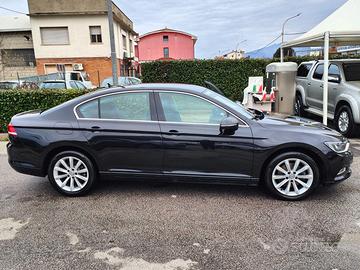 PASSAT BERSLINA 1.6 TDI 120 CV BUSINESS LINE NERA