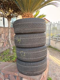 Gomme goodyear TESLA model 3 / Y R 18