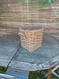 piccolo cesto in vimini 
