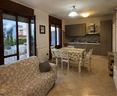 ampio-trilocale-arredato-con-terrazzo