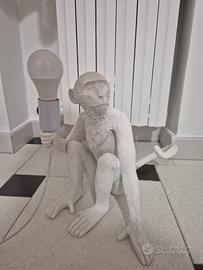 lampada scimmia seduta 