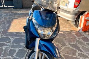 Piaggio Beverly 250