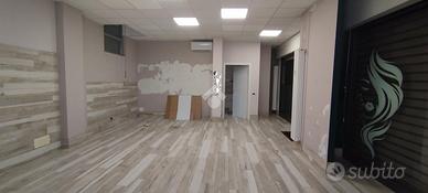 NEGOZIO A SARONNO