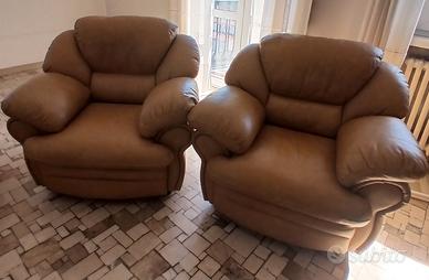 coppia poltrone in pelle 